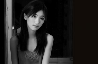 大型大巴车最后一排被轮流那个 我被最想拥抱的男人威胁了