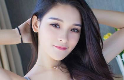 和女朋友坐公交车最后一排 还在车里要了我好多次