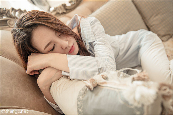 天蝎座女生爱上你的表现 以下几点说明她已爱上你