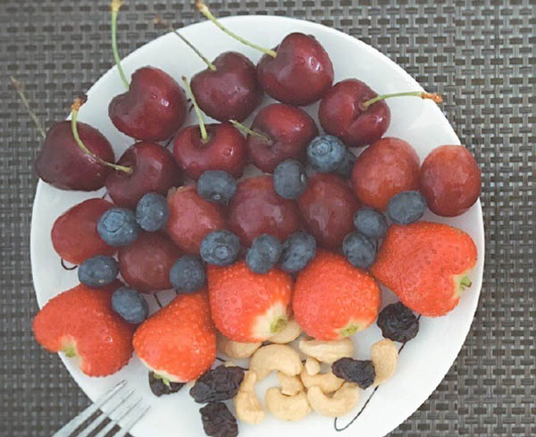 96岁老中医喝它60年没长一颗斑 只用这一招就够了