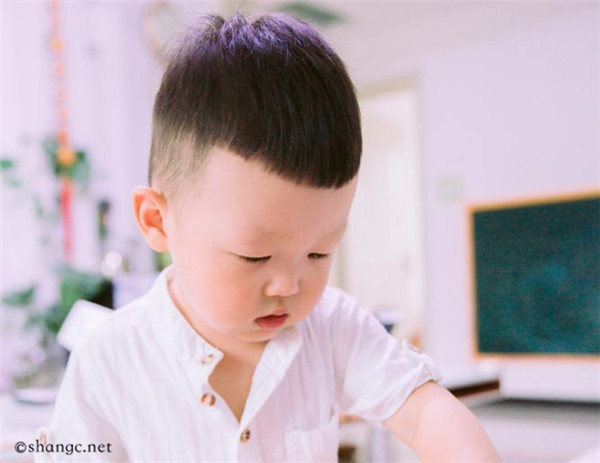孩子是不是亲生土办法 亲子鉴定最简单方法