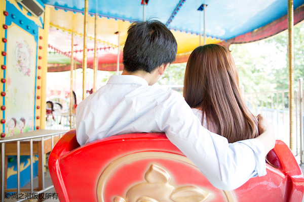 女人为什么喜欢被男生抱着 揭秘其睡觉姿势的内心想法