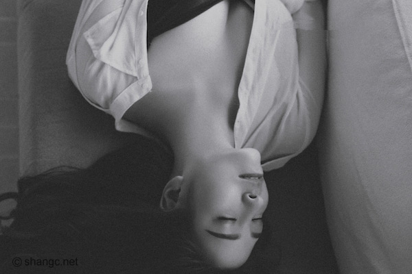 女人只是玩玩你的表现 比起喜欢更多的是暧昧