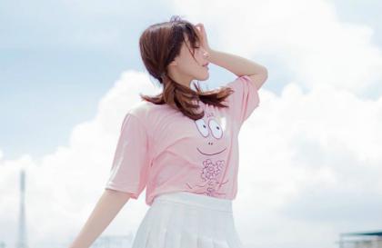 体育老师让女生做深蹲给他看 那天我差点就虚脱了