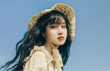 男友总是抱我时向前顶 那天我们忍不住做了羞羞的事