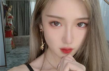 男朋友在旅游中要了我 说好不做却强行进去