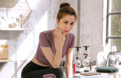 英语老师晚上让我上她 和英语老师做了整个通宵