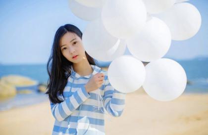 当着女朋友面弄她闺蜜 宝贝换个地方再来一次
