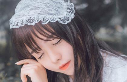 当着女朋友面弄她闺蜜 宝贝换个地方再来一次