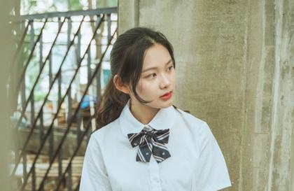 男朋友吃自己的小兔兔的感觉 我在教室被强行那个