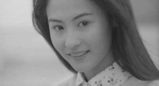 多少人曾爱慕你年轻时的容颜，只有一人还爱你年老时眼角的皱纹！