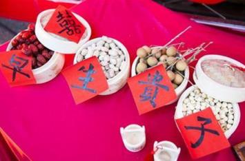 结婚需要准备什么东西，最好给爸妈公婆每人买件衣服！