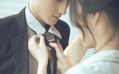 让我轻轻的告诉你，爱是多么的美好！