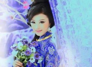 明明知道相思苦，偏偏明月千里寄相思！