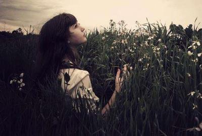 我不愿只在梦里见到你，现实是黄粱一梦！