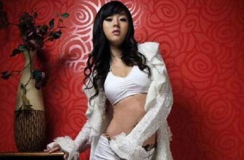 前妻很抢手，假暖男对待感情藕断丝连