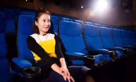 我听闻你始终一个人，荏苒的时光期盼的是你！