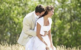 男生喜欢女生的表现，总发微信和短信！