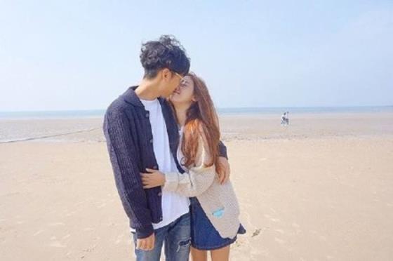 情侣拍照姿势，一起来摆出美美的pose!