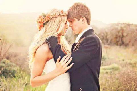 情侣拍照姿势，一起来摆出美美的pose!