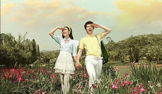 情侣拍照姿势，一起来摆出美美的pose!