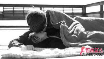 年轻的小姨子的裸身诱惑 我与她疯狂一夜