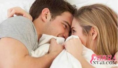 穷小子和酒吧靓妹的爱情故事