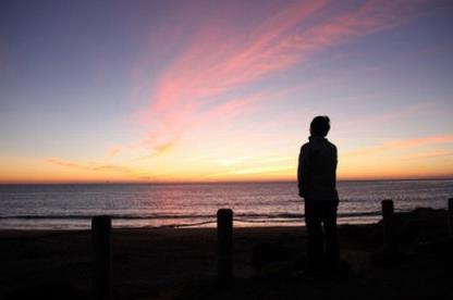 情到深处人孤独，爱到尽头始沧桑！