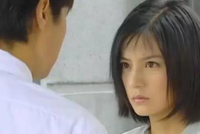 多情总为无情伤，空余悔恨自怨愁！