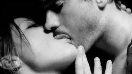 怎么舌吻，最缠绵舌吻技巧!