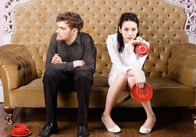 恋爱中的女人，更漂亮也更愚蠢!