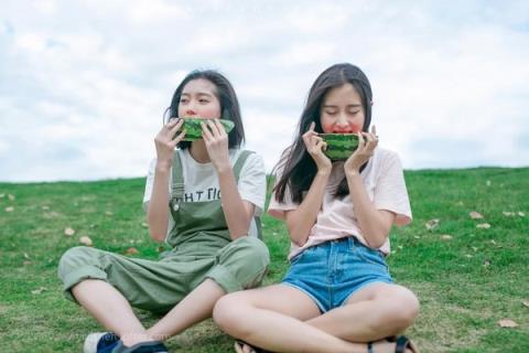 1分钟让别人喜欢你，大声笑是10分！