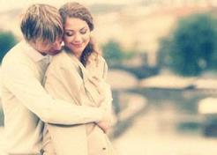 到爱的距离，暧昧不清却又不愿意太过亲近！