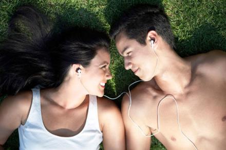 如何谈恋爱，男孩女孩谈恋爱技巧！