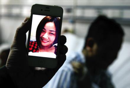 前男友还爱你的表现，总是跟你藕断丝连！