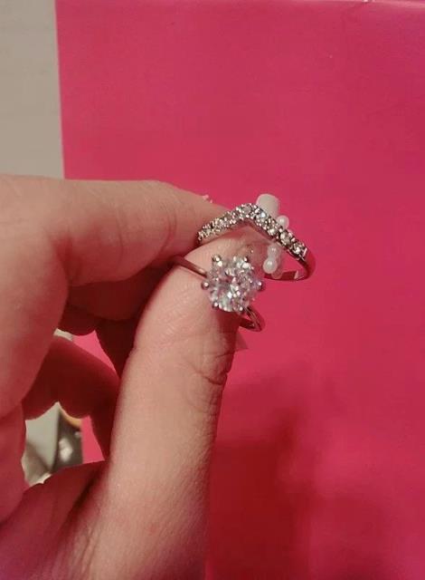 送女朋友什么礼物好，送“四不掉”的东西！