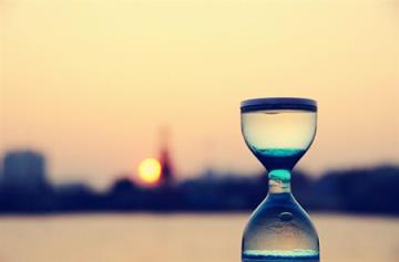 回忆的沙漏，爱情就是沙漏！