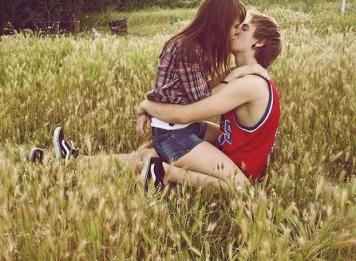 女生喜欢男生的暗示，跟你在一起总爱玩失踪！