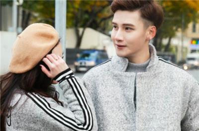 女生喜欢男生的暗示，跟你在一起总爱玩失踪！