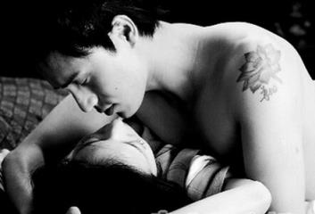 男人对女人攻心28招,要看着她的眼睛!