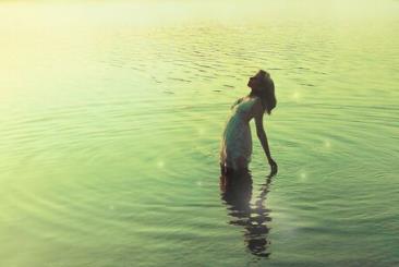 一个男人爱你的表现，男人不再爱女人的十种信号！