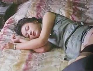 感情骗子，男友手机上有前任女孩的裸照！