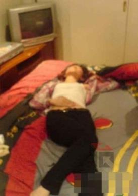 感情骗子,男友手机上有前任女孩的裸照!