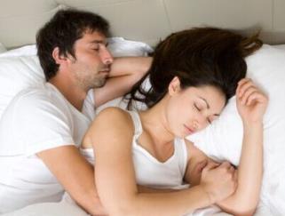 男人变心的表现，悠闲的他变得异常忙碌！