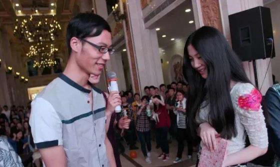 女子相亲带23个亲戚蹭饭,男方负气离开!