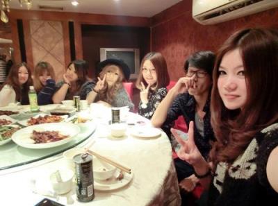 女子相亲带23个亲戚蹭饭，男方负气离开！