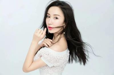娄艺潇否认新恋情,力破“一夜未出”的传闻