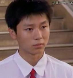 十七岁不哭，谁又知道坚强的背后有多少伤疤？