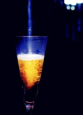 今夜我饮酒醉，梦里灵魂飘仙！