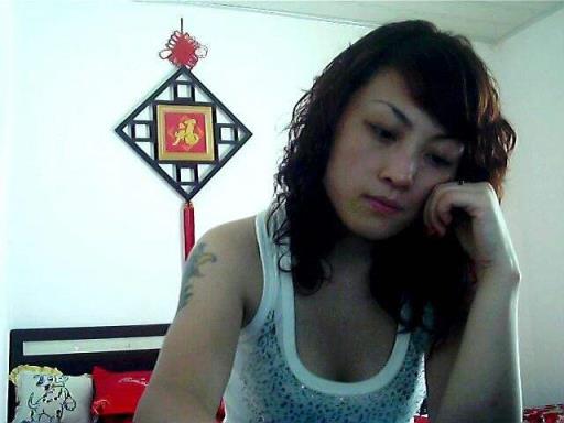 别让我一个人醉，在这想你的冷雨夜！